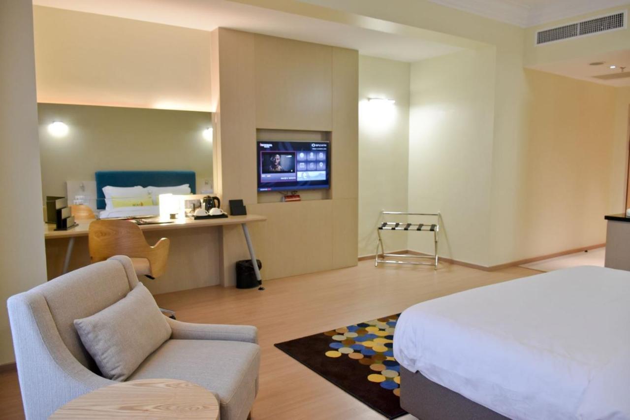Ucsi Hotel Kuching Extérieur photo