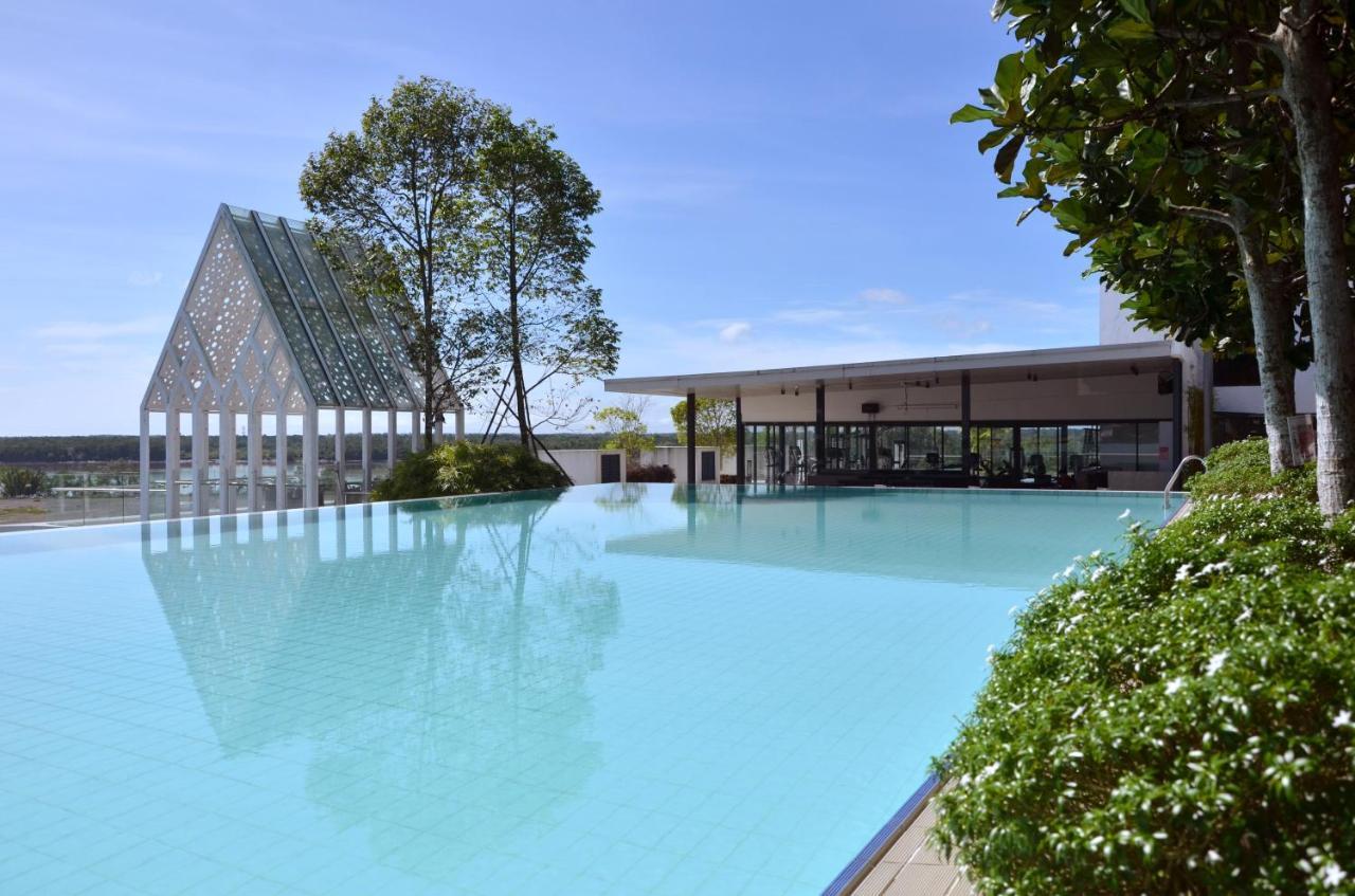 Ucsi Hotel Kuching Extérieur photo