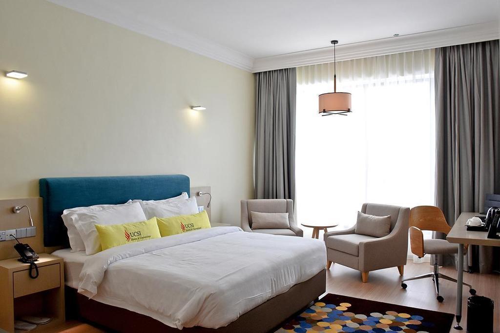 Ucsi Hotel Kuching Extérieur photo