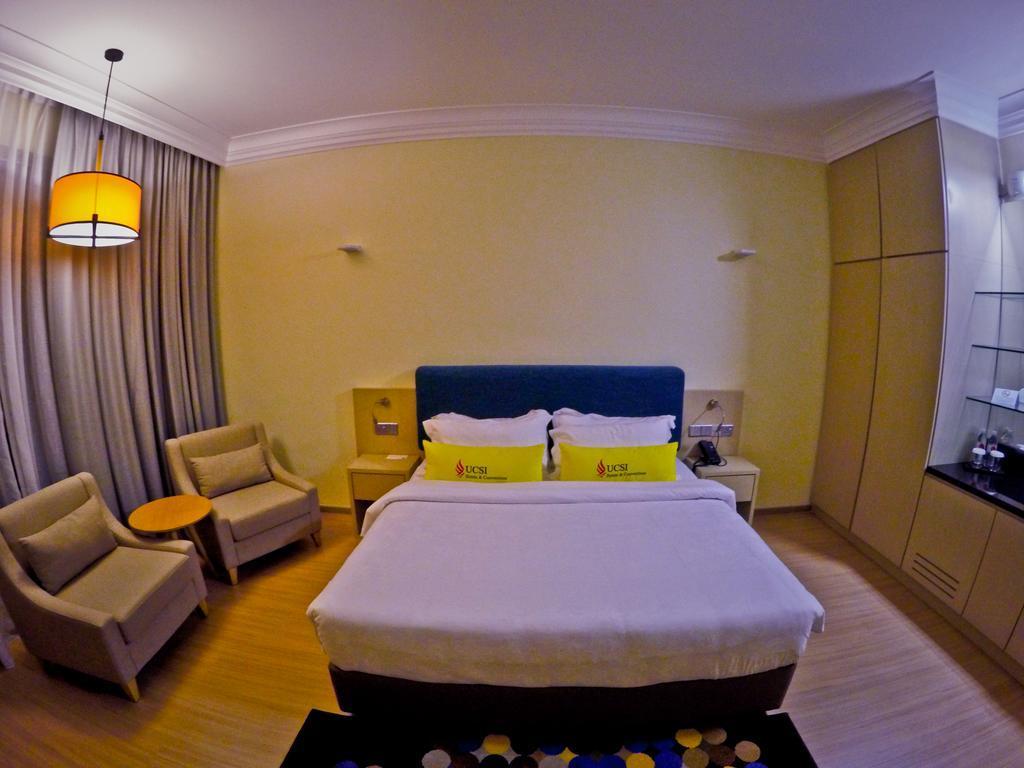 Ucsi Hotel Kuching Extérieur photo