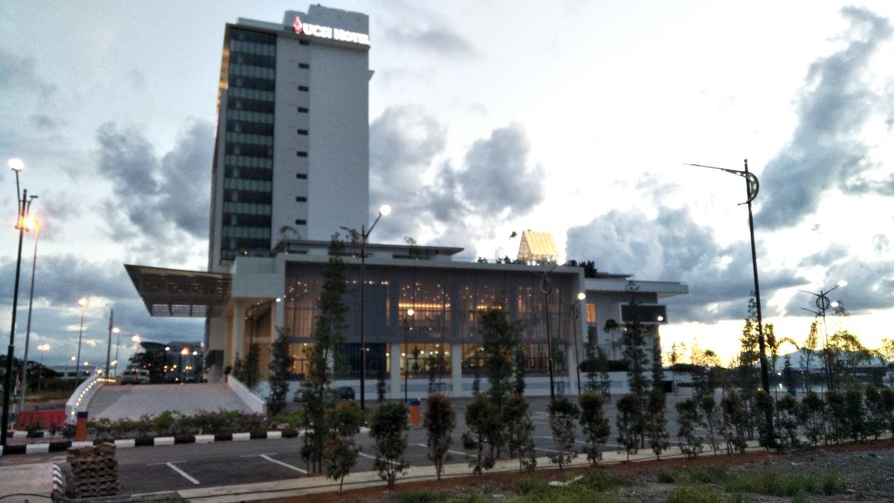 Ucsi Hotel Kuching Extérieur photo