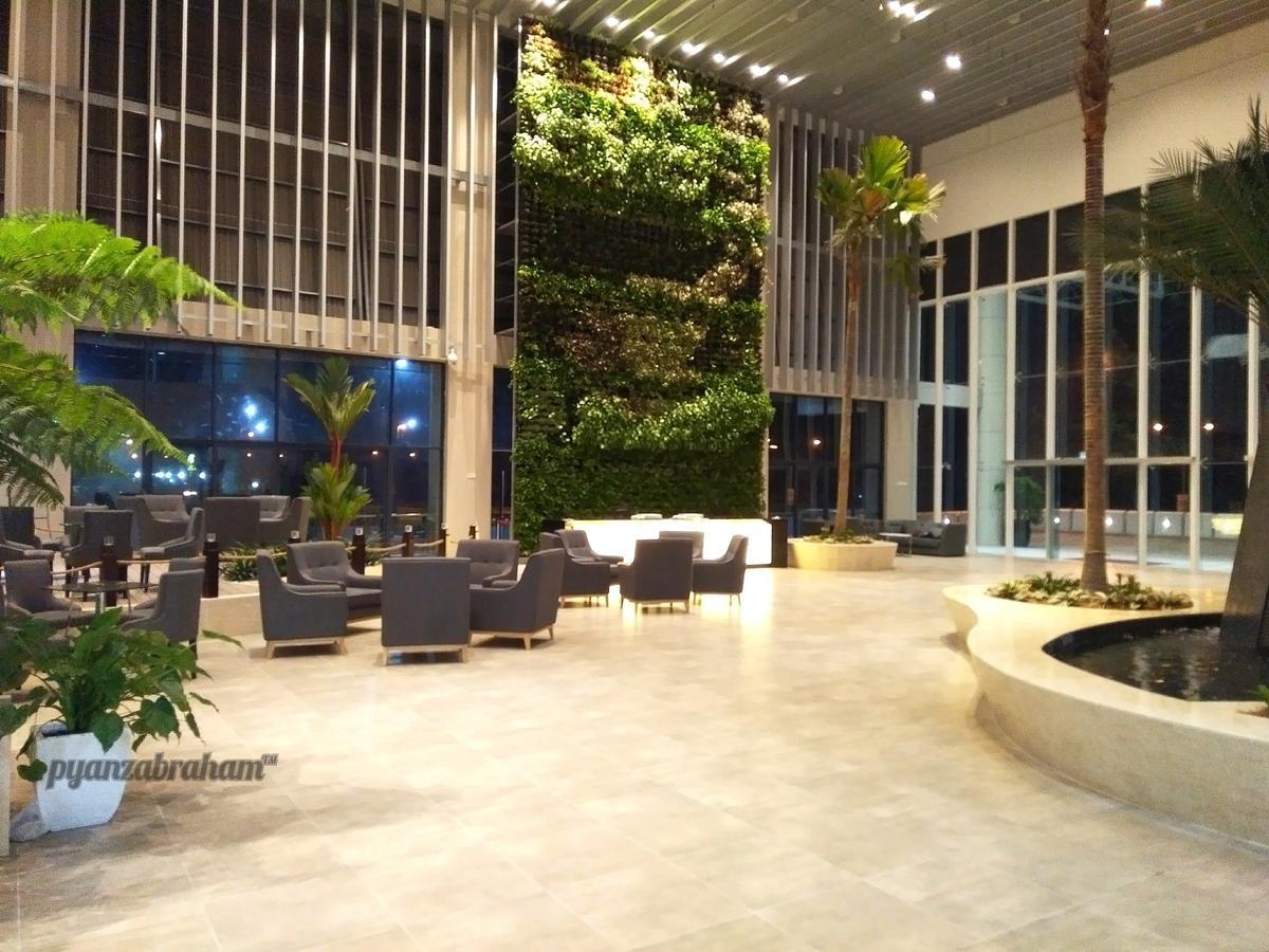Ucsi Hotel Kuching Extérieur photo
